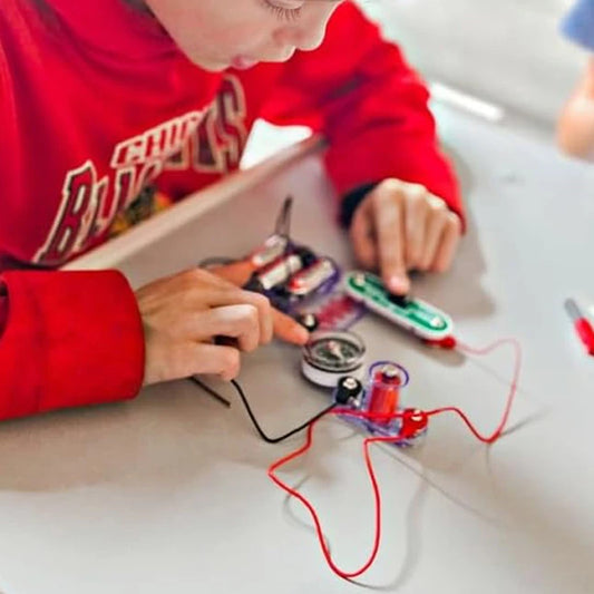 Snap Circuits Magnet Fun Lab - Best for Ages 8 to 12 - US 6114