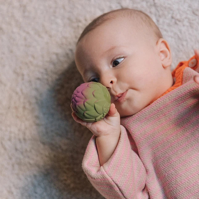 Oli & Carol Baby Sensory Ball - Veggie Soup - - Fat Brain Toys - US 2475