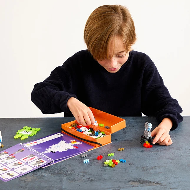 Plus-Plus Activity Pad - Space - Best Arts &amp; Crafts for Ages 5 to 9 - US 4403