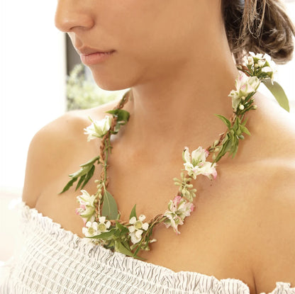 Huckleberry Fresh Flower Necklace - Best for Ages 6 to 12 - US 7278