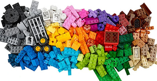 LEGO Large Creative Brick Box - Best for 7 year olds - US 2192