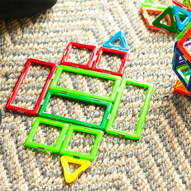 MagnaClick 100 Piece Set - Best for Ages 5 to 12 - US 3804